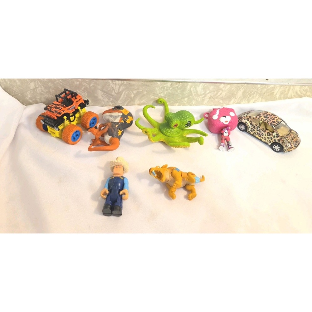 Random Lot Of Toys Figures Fortnite Funko Sabertooth Octopus Farmer Cheetah Bug
